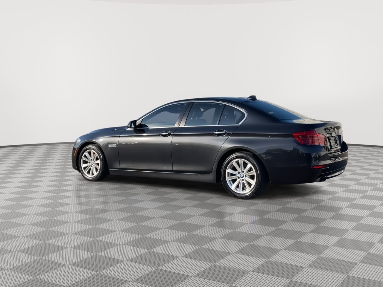 Thumbnail: 2015 BMW 5 Series - 6