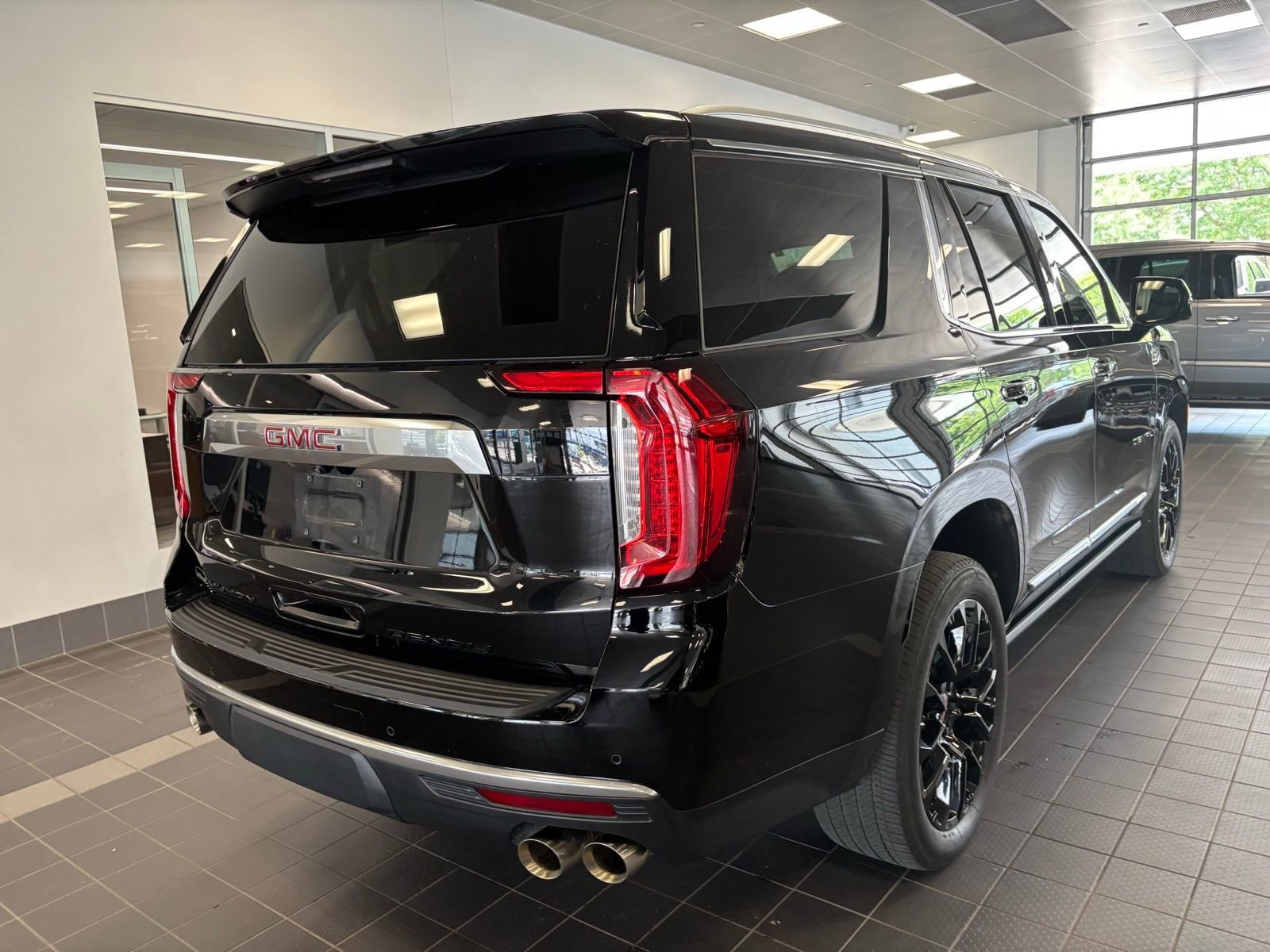 Thumbnail: 2023 GMC Yukon - 3