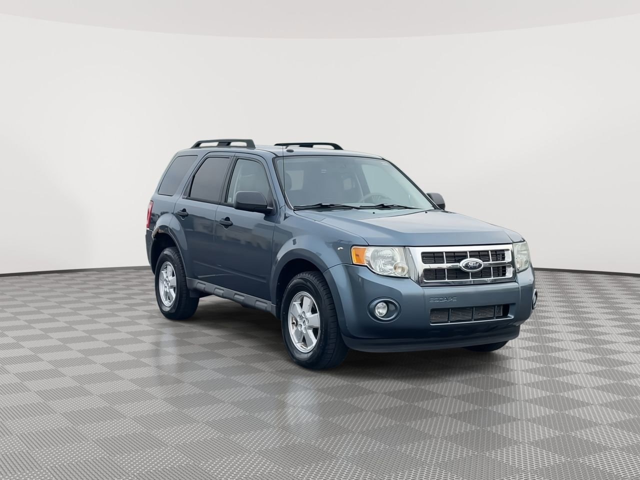 2010 Ford Escape XLT 2