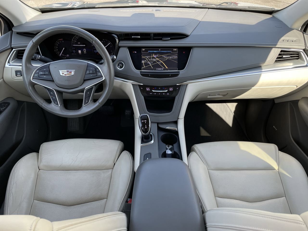 Thumbnail: 2017 Cadillac XT5 - 25