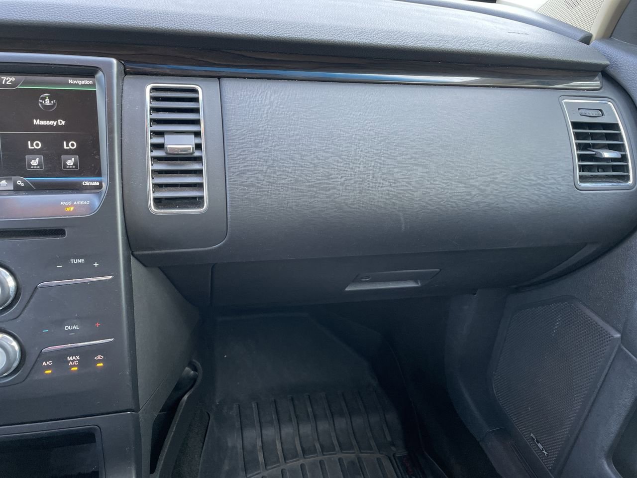 Thumbnail: 2015 Ford Flex - 16