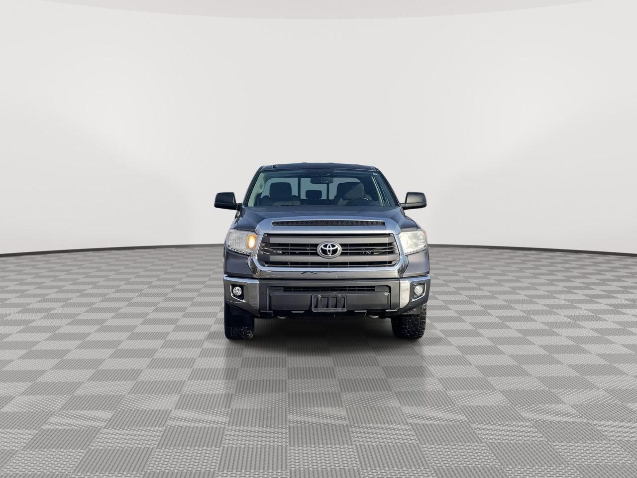 Thumbnail: 2015 Toyota Tundra - 3