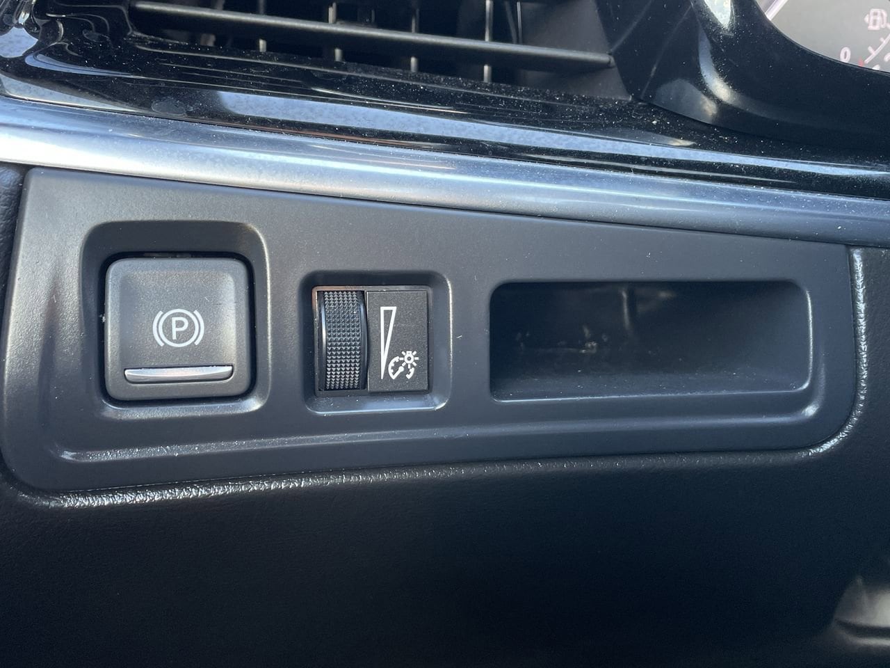 Thumbnail: 2024 Cadillac XT6 - 32