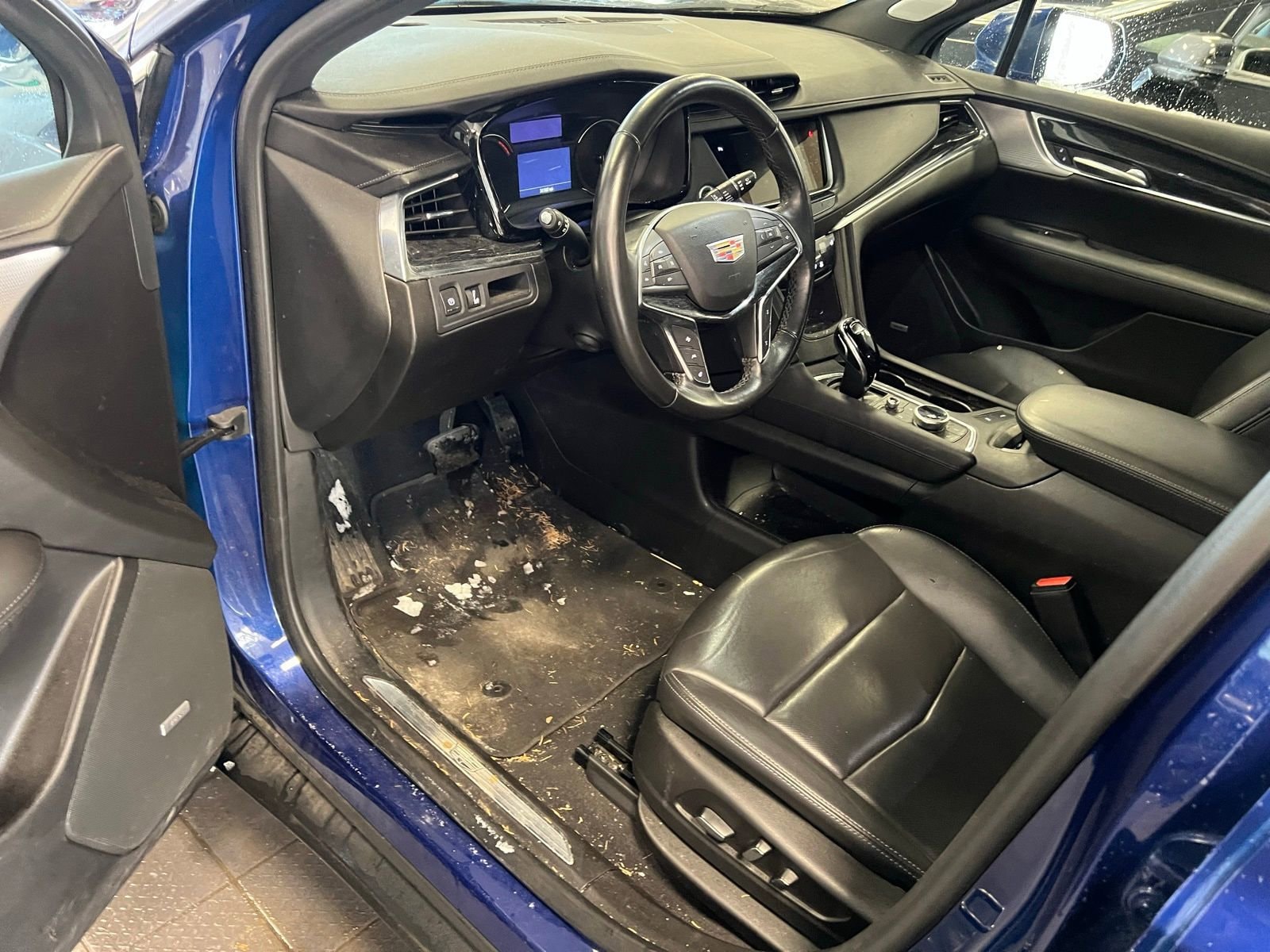 Thumbnail: 2023 Cadillac XT5 - 5