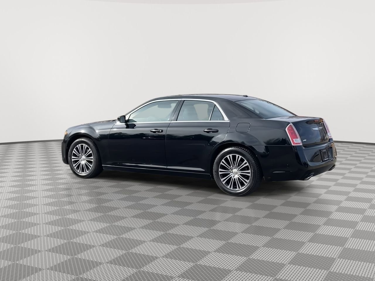 Thumbnail: 2013 Chrysler 300 - 6