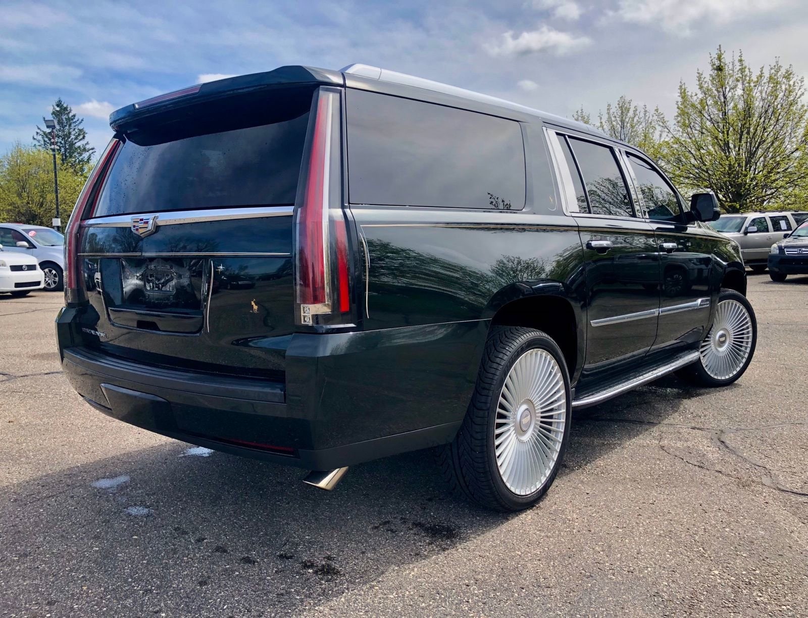 Thumbnail: 2016 Cadillac Escalade - 3