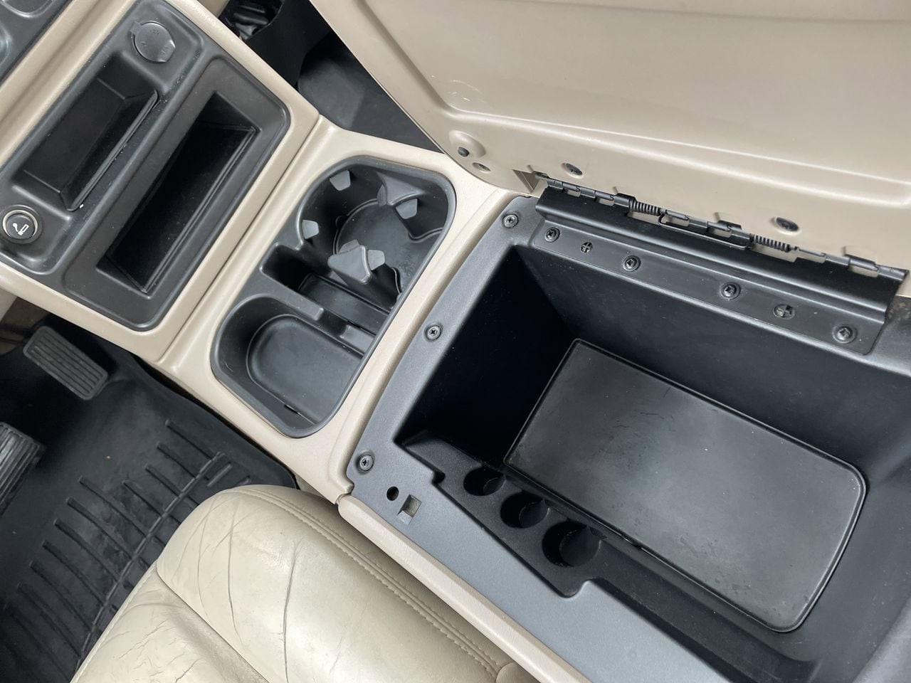 Thumbnail: 2005 Chevrolet Suburban - 25