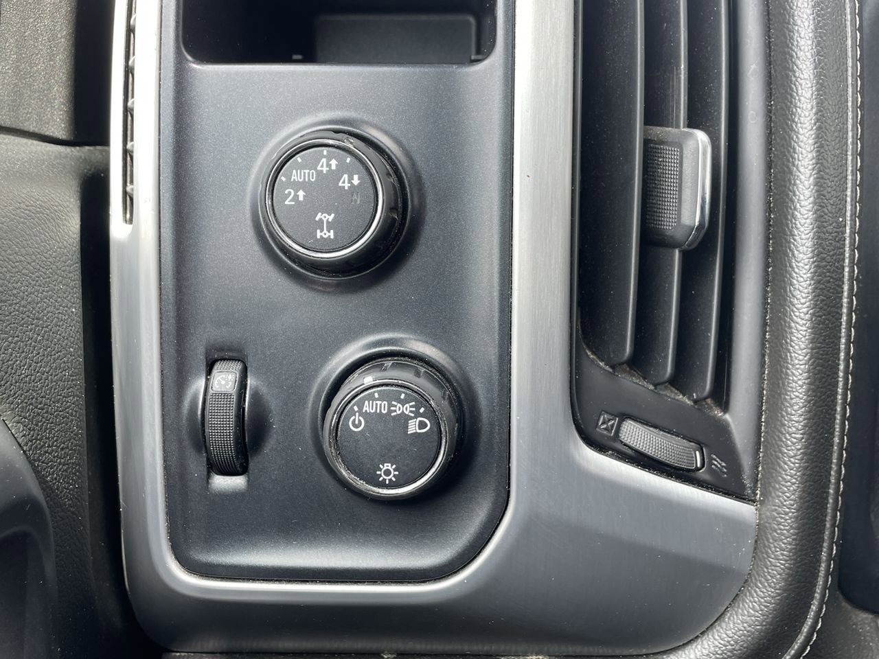 Thumbnail: 2016 GMC Sierra 1500 - 23