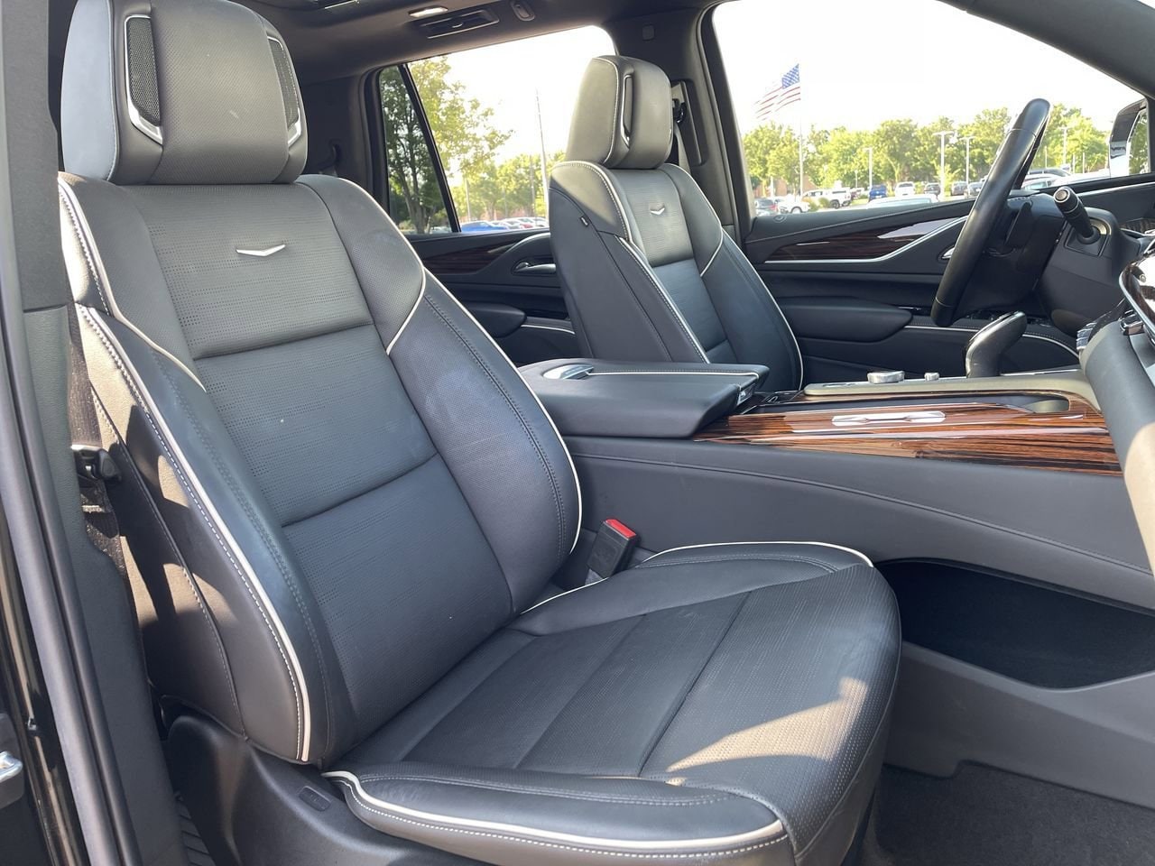 Thumbnail: 2022 Cadillac Escalade - 14