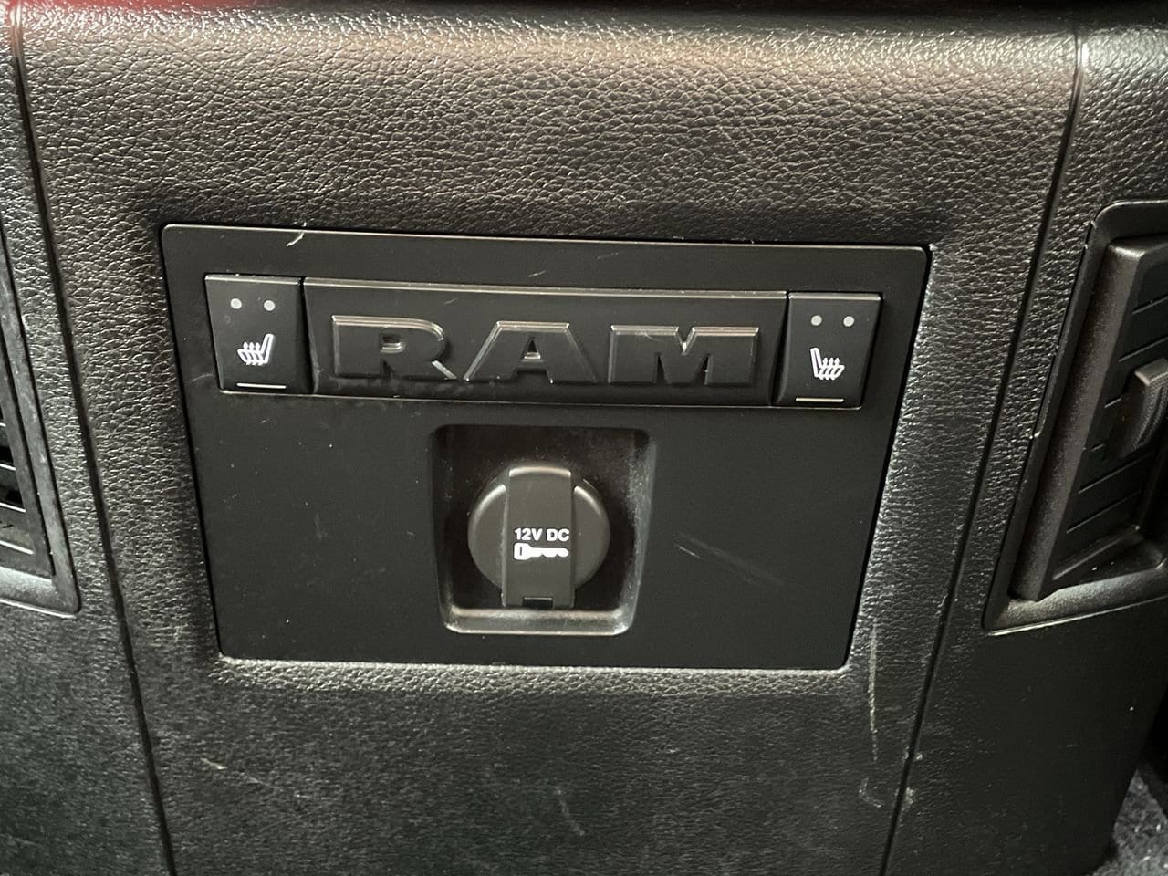 2015 RAM 3500 Longhorn 21