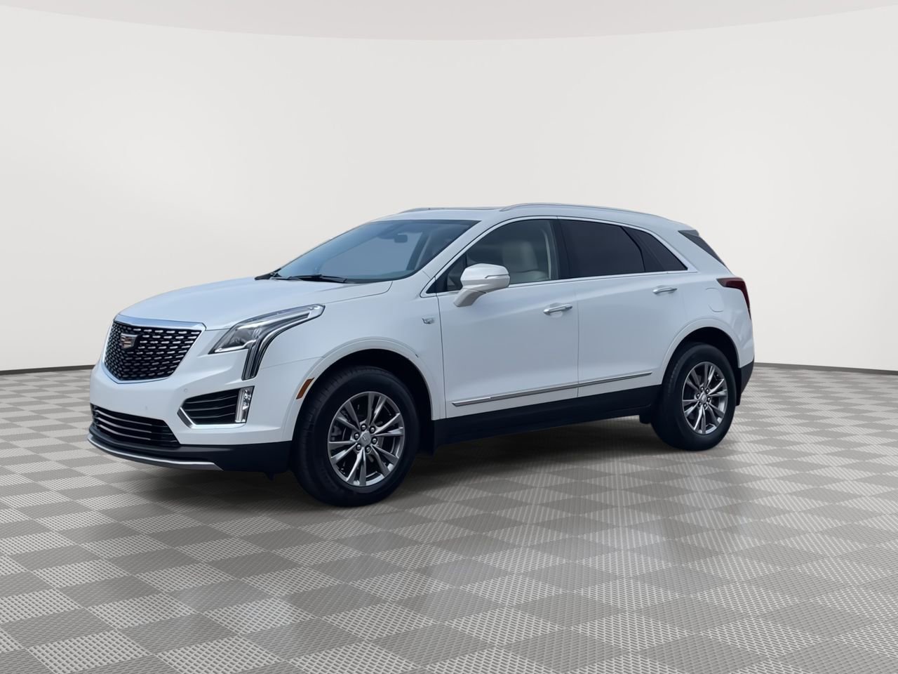 Thumbnail: 2023 Cadillac XT5 - 4