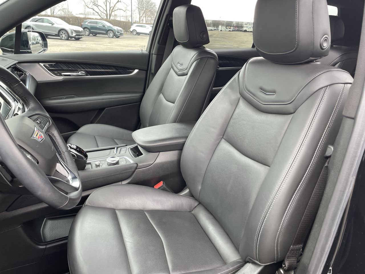 Thumbnail: 2023 Cadillac XT6 - 12