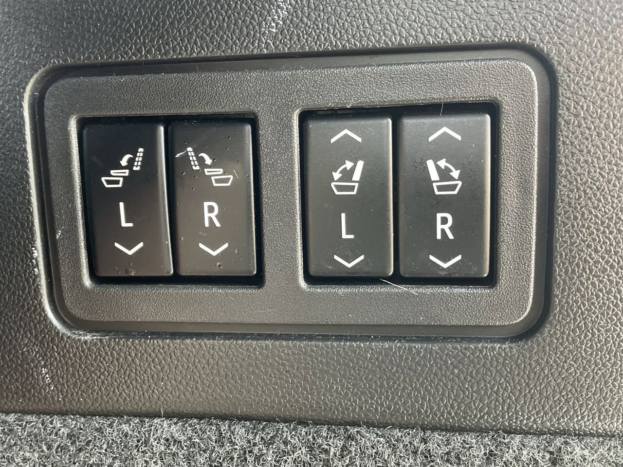 Thumbnail: 2021 Cadillac XT6 - 18