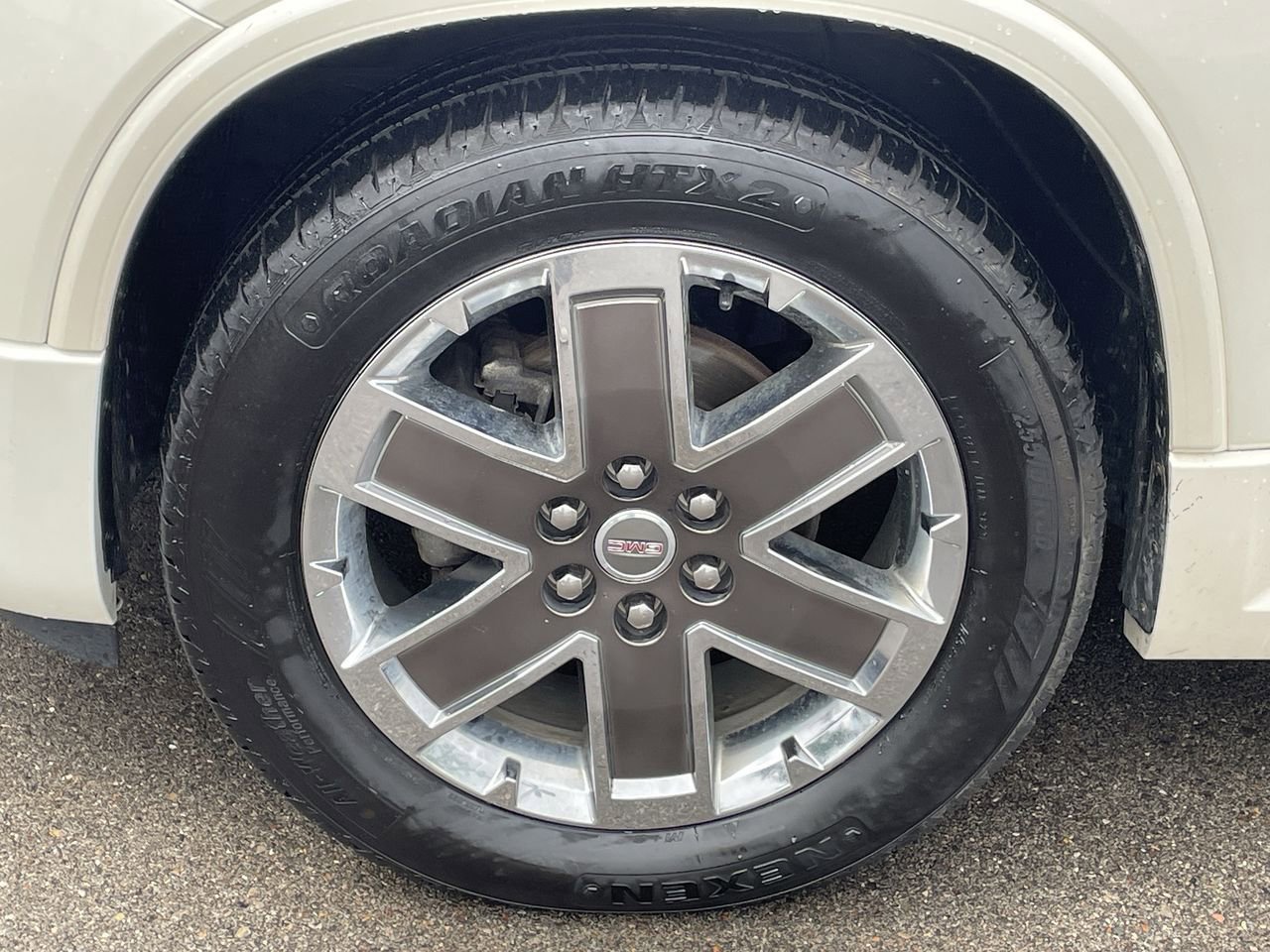 Thumbnail: 2012 GMC Acadia - 39