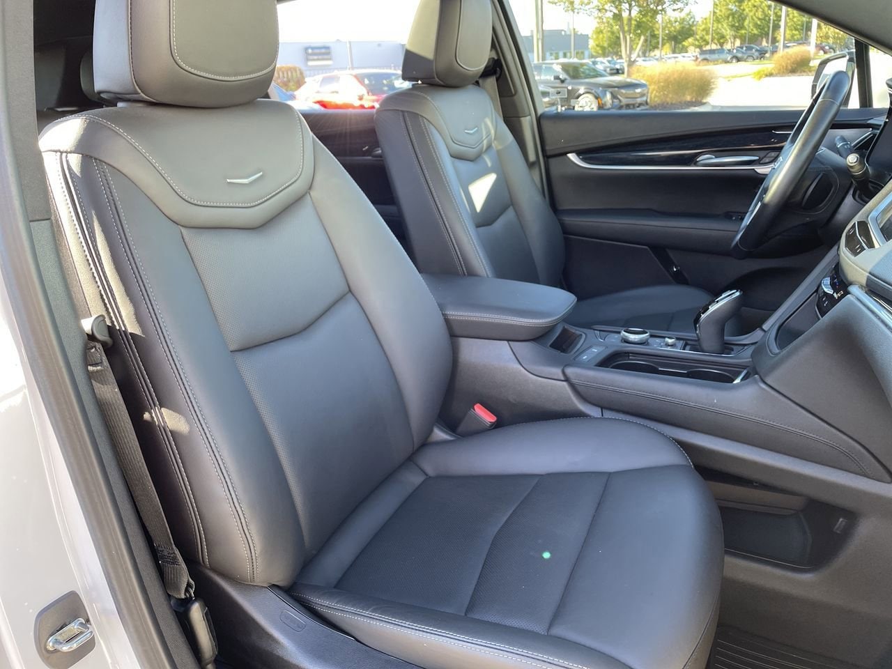 Thumbnail: 2023 Cadillac XT5 - 14