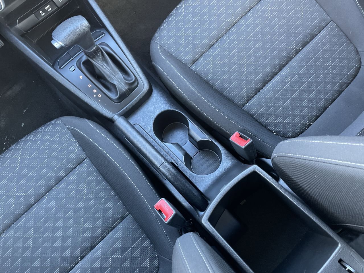 Thumbnail: 2020 Kia Rio - 21