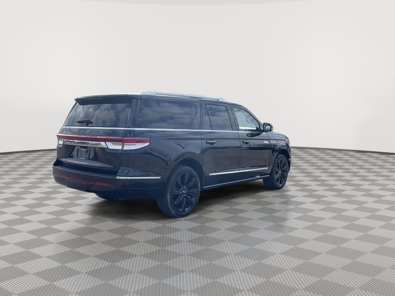 Thumbnail: 2024 Lincoln Navigator L - 7