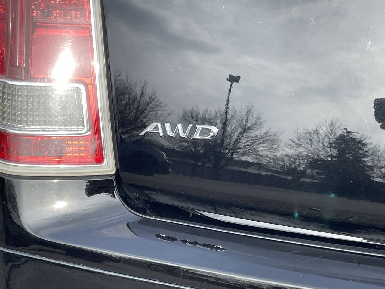 Thumbnail: 2013 Chrysler 300 - 36