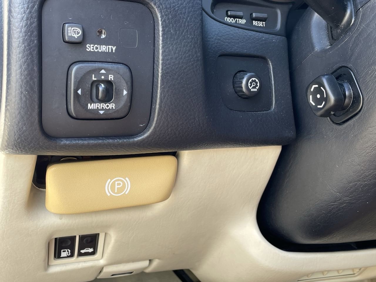 Thumbnail: 2002 Lexus SC - 25