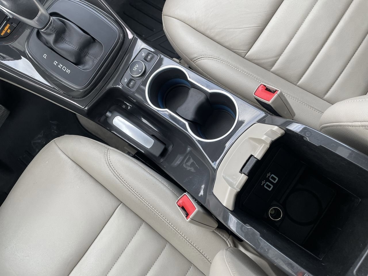 Thumbnail: 2016 Ford Escape - 25