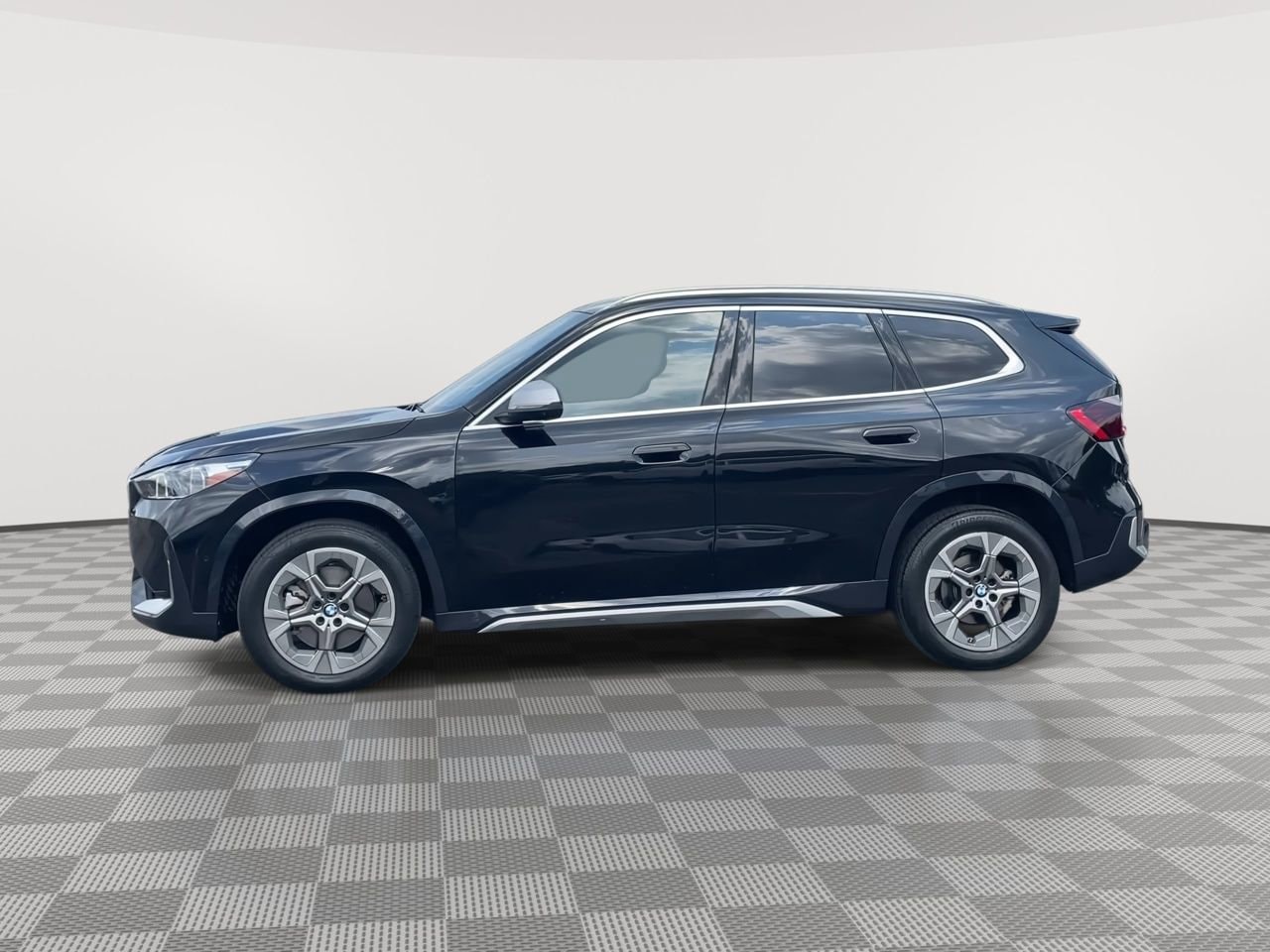 Thumbnail: 2023 BMW X1 - 5