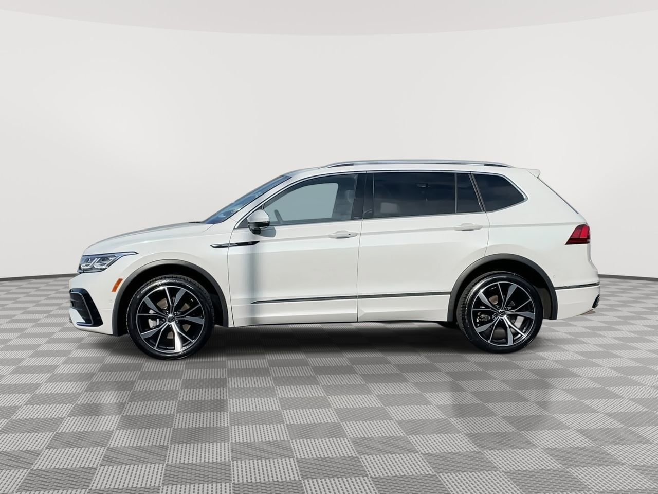 Thumbnail: 2024 Volkswagen Tiguan - 5