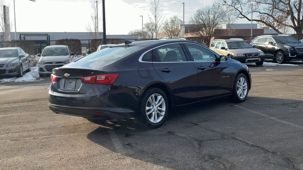 Thumbnail: 2016 Chevrolet Malibu - 8