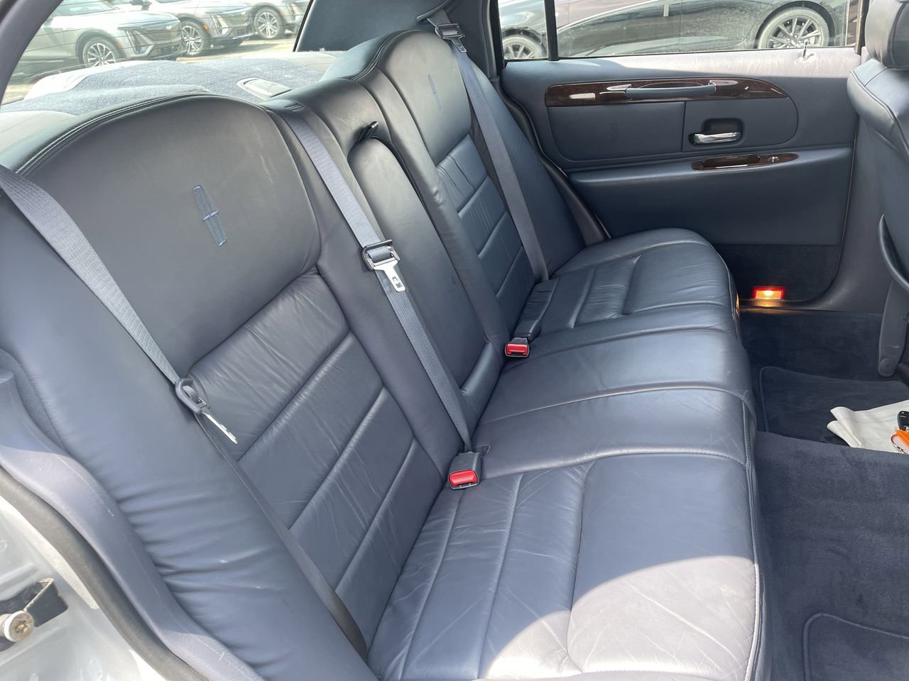 Thumbnail: 2000 Lincoln Town Car - 15