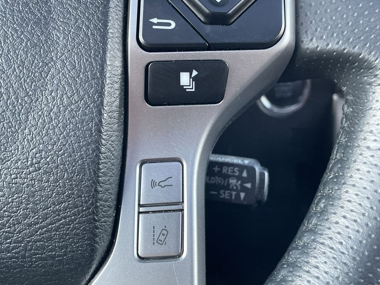 Thumbnail: 2021 Toyota 4Runner - 30