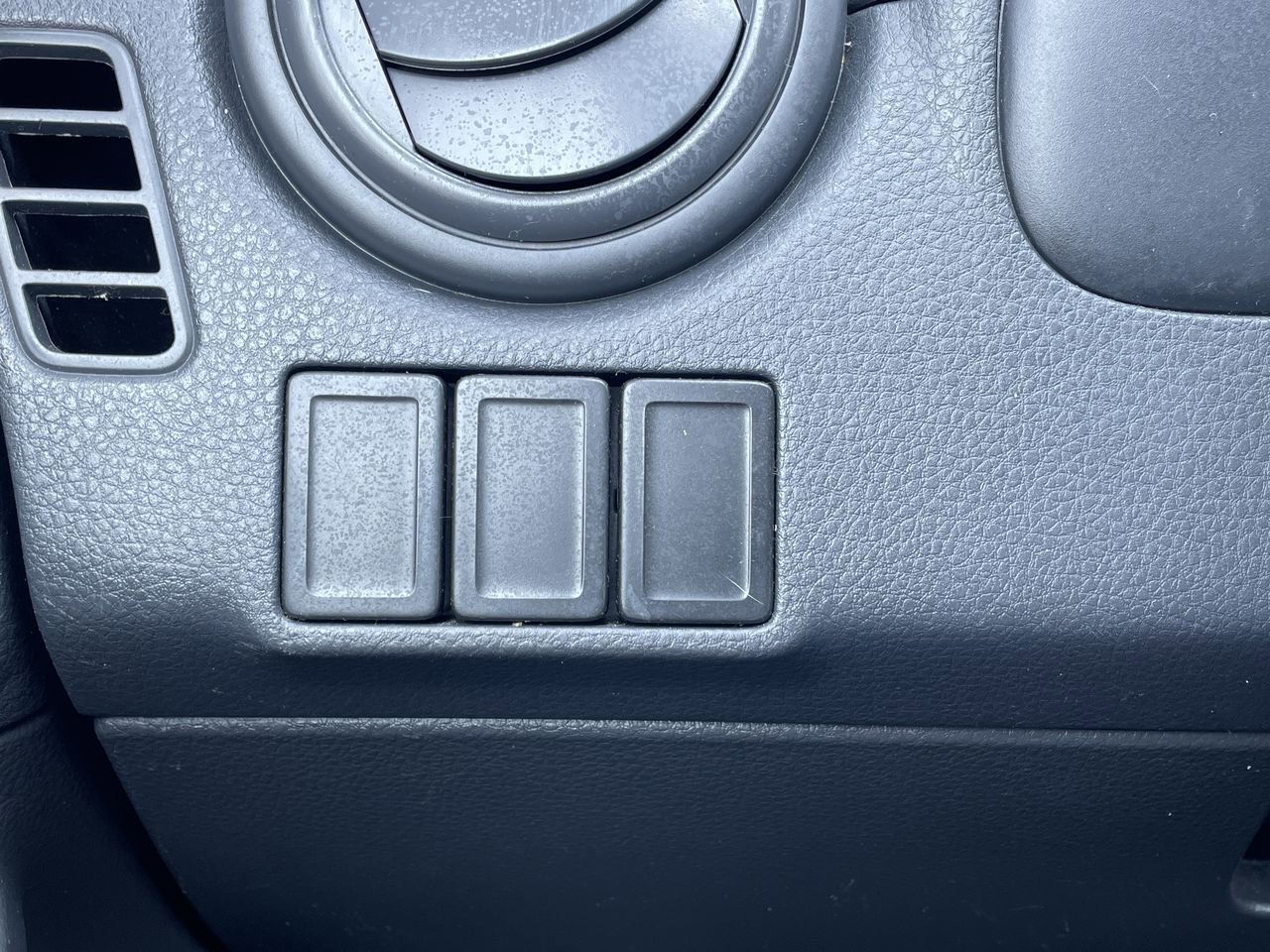 Thumbnail: 2013 Suzuki SX4 - 23