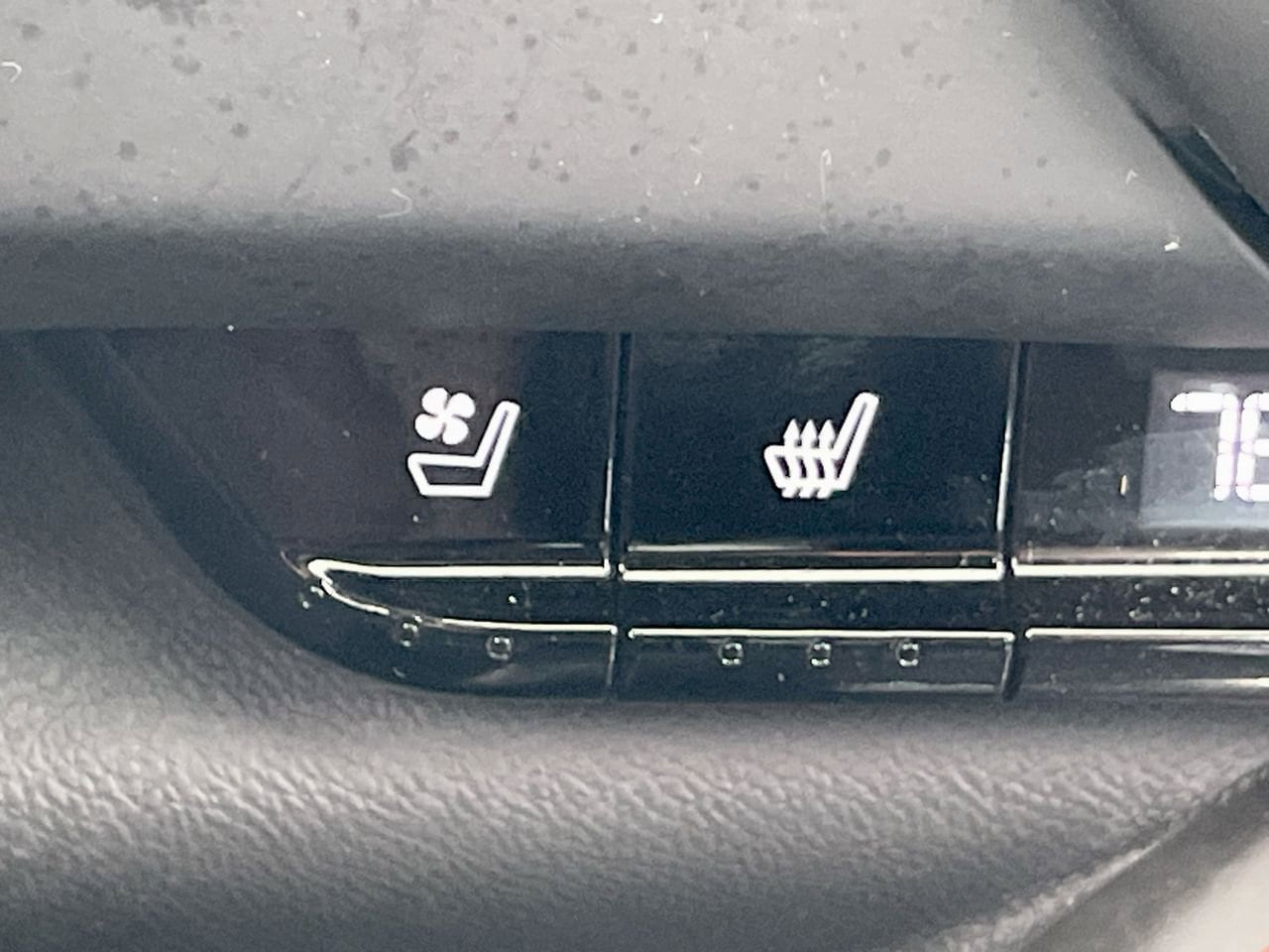 Thumbnail: 2018 Chevrolet Camaro - 22