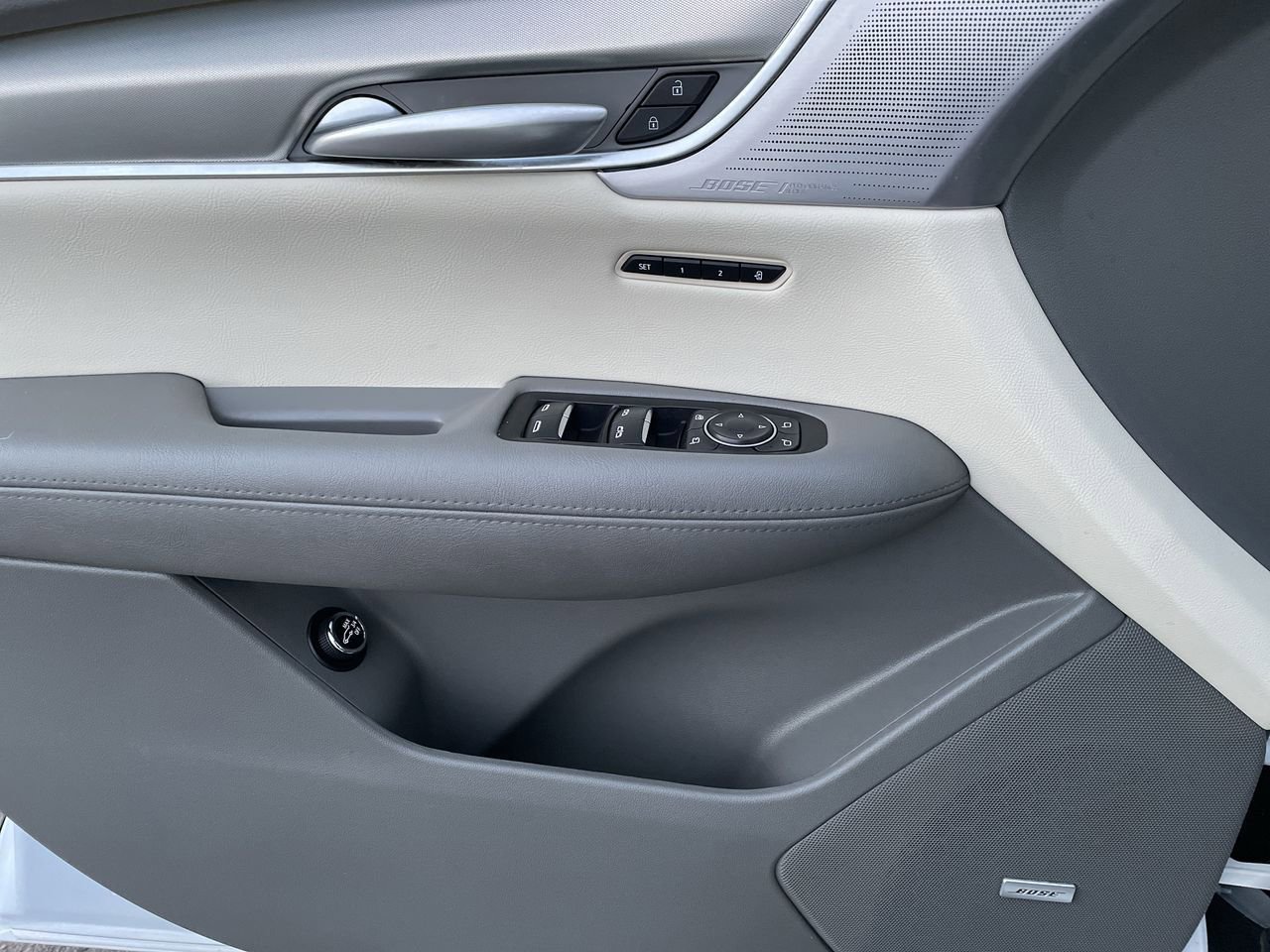 Thumbnail: 2023 Cadillac XT5 - 34