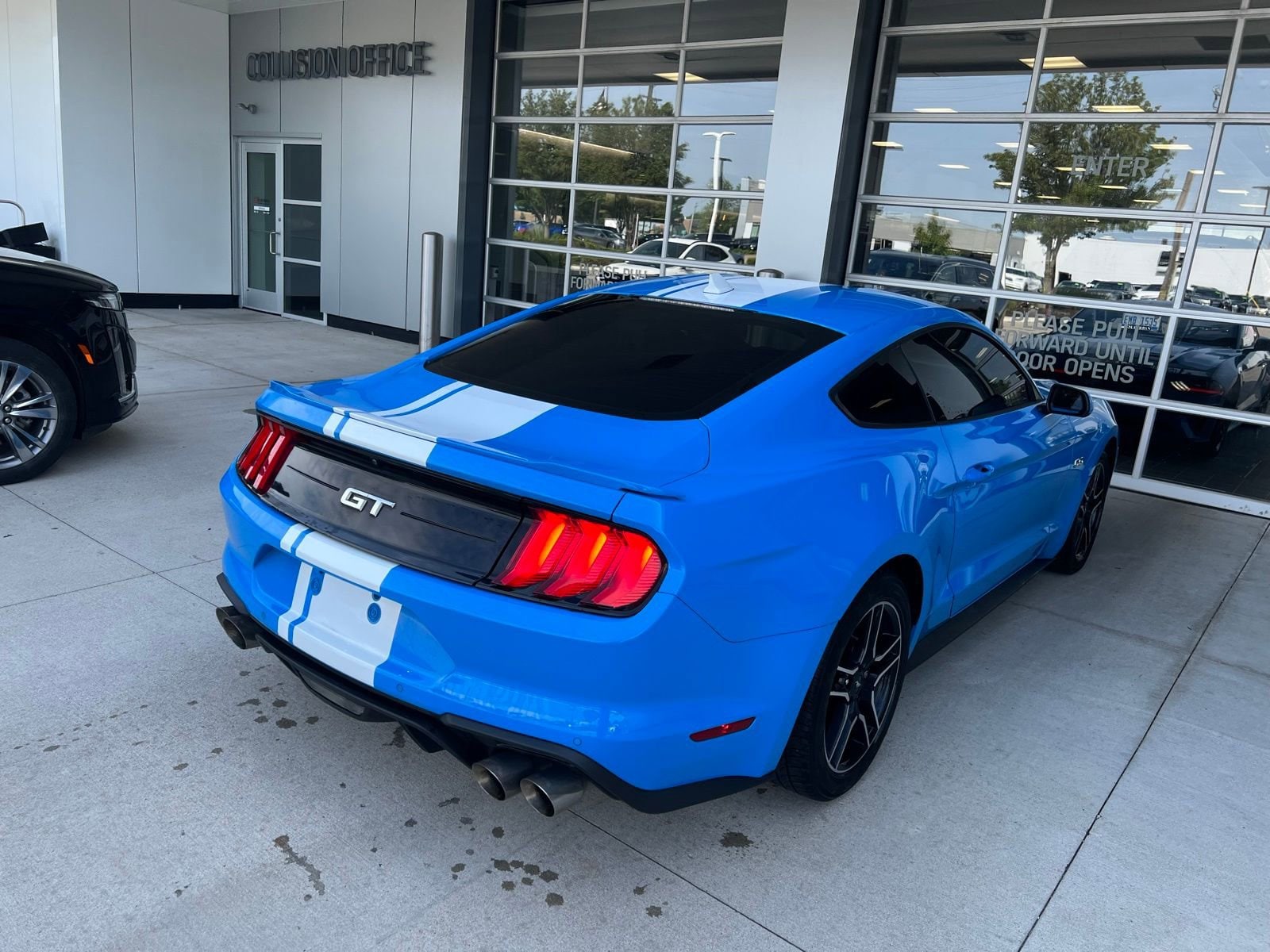 Thumbnail: 2022 Ford Mustang - 3