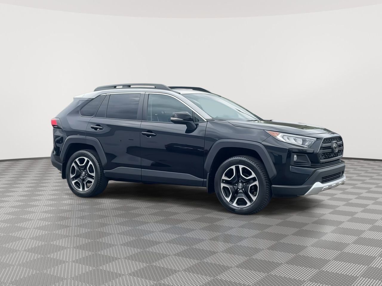 Thumbnail: 2019 Toyota RAV4 - 2