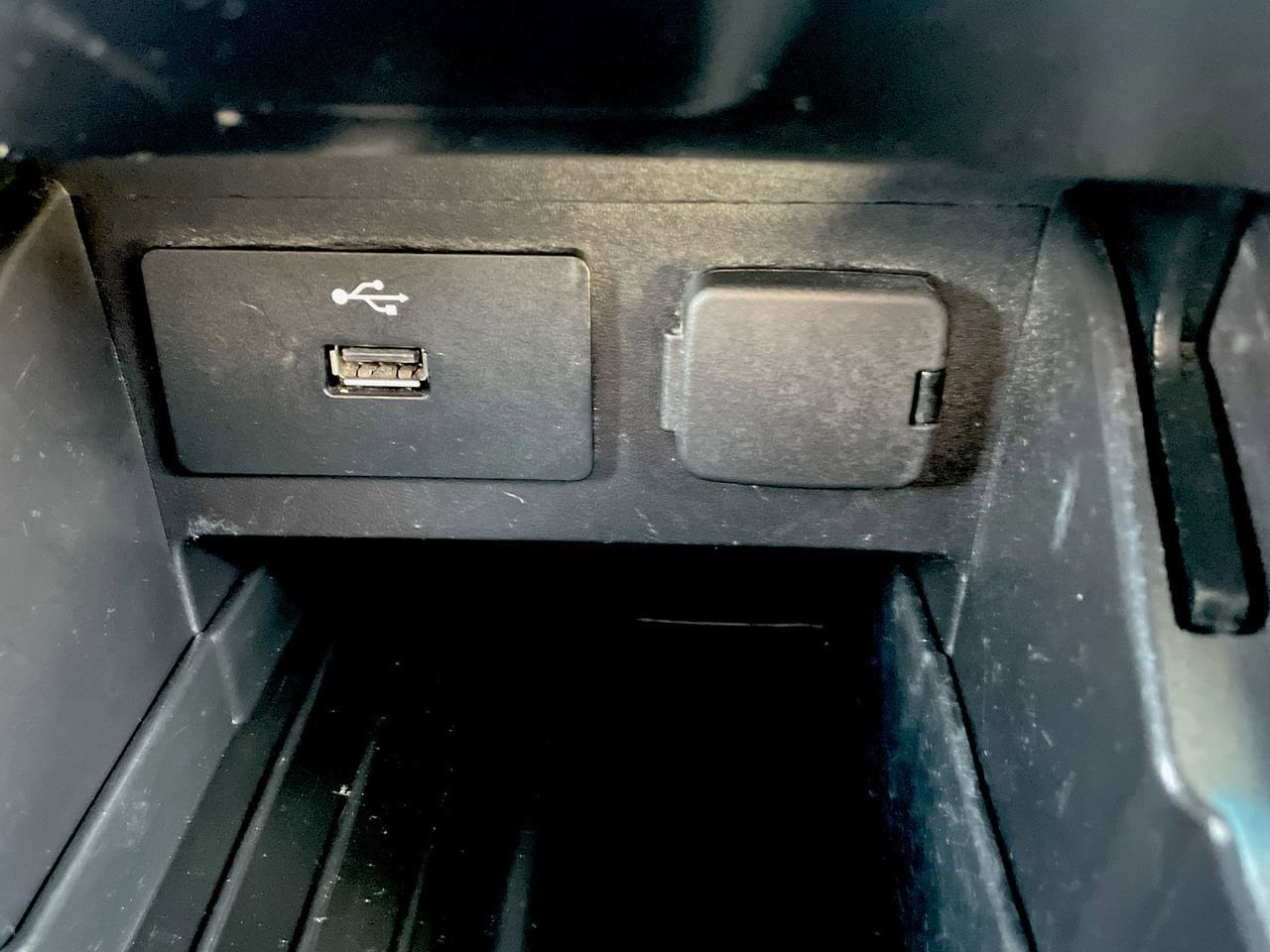 Thumbnail: 2016 Ford Explorer - 23