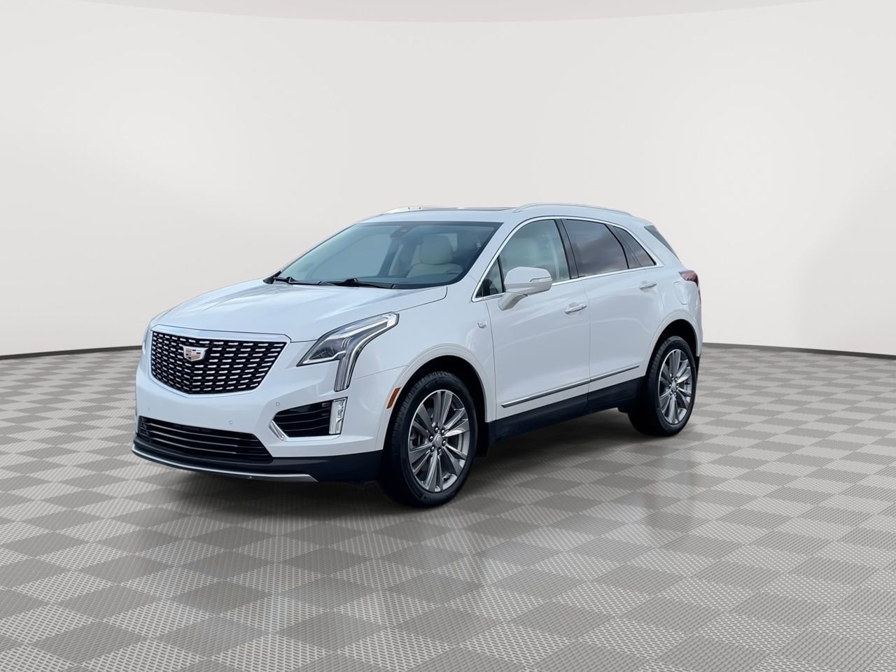 Thumbnail: 2023 Cadillac XT5 - 4