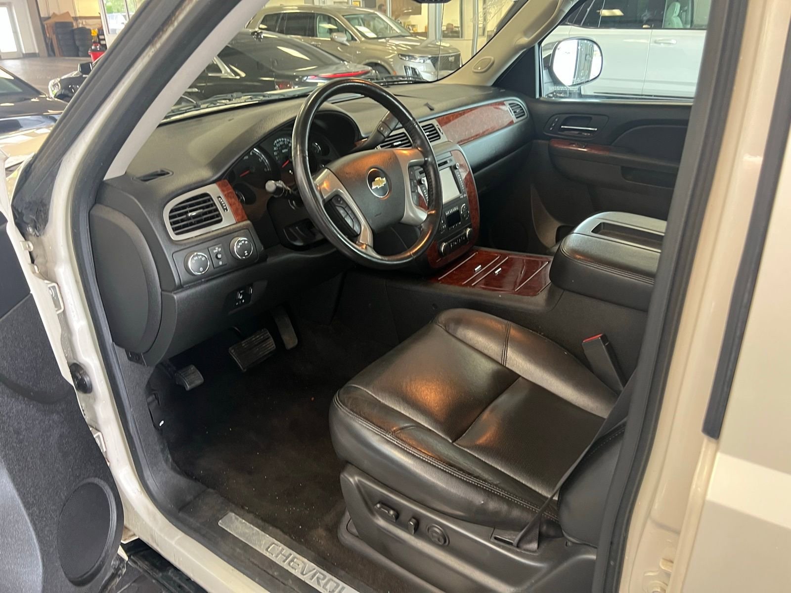 2013 Chevrolet Avalanche 1500 LTZ 4