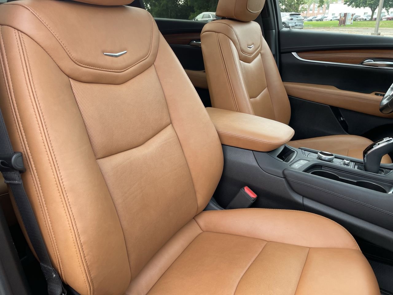 Thumbnail: 2023 Cadillac XT5 - 14