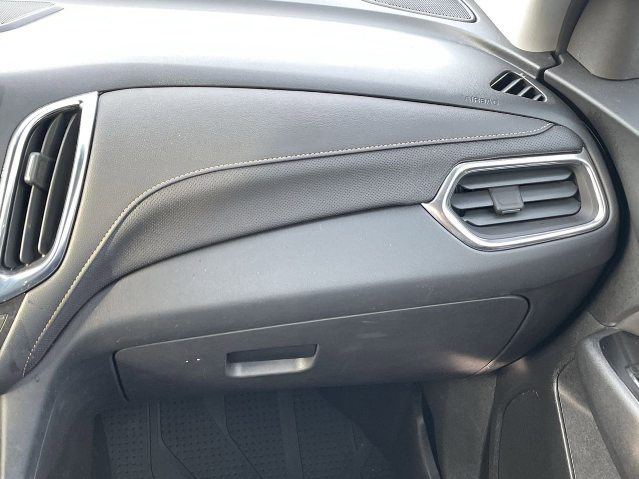 Thumbnail: 2023 Chevrolet Equinox - 16