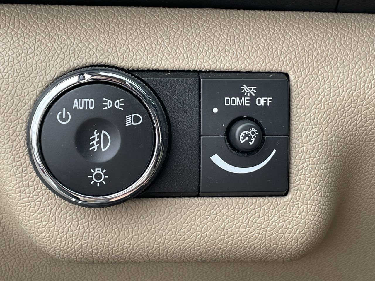Thumbnail: 2012 GMC Acadia - 30