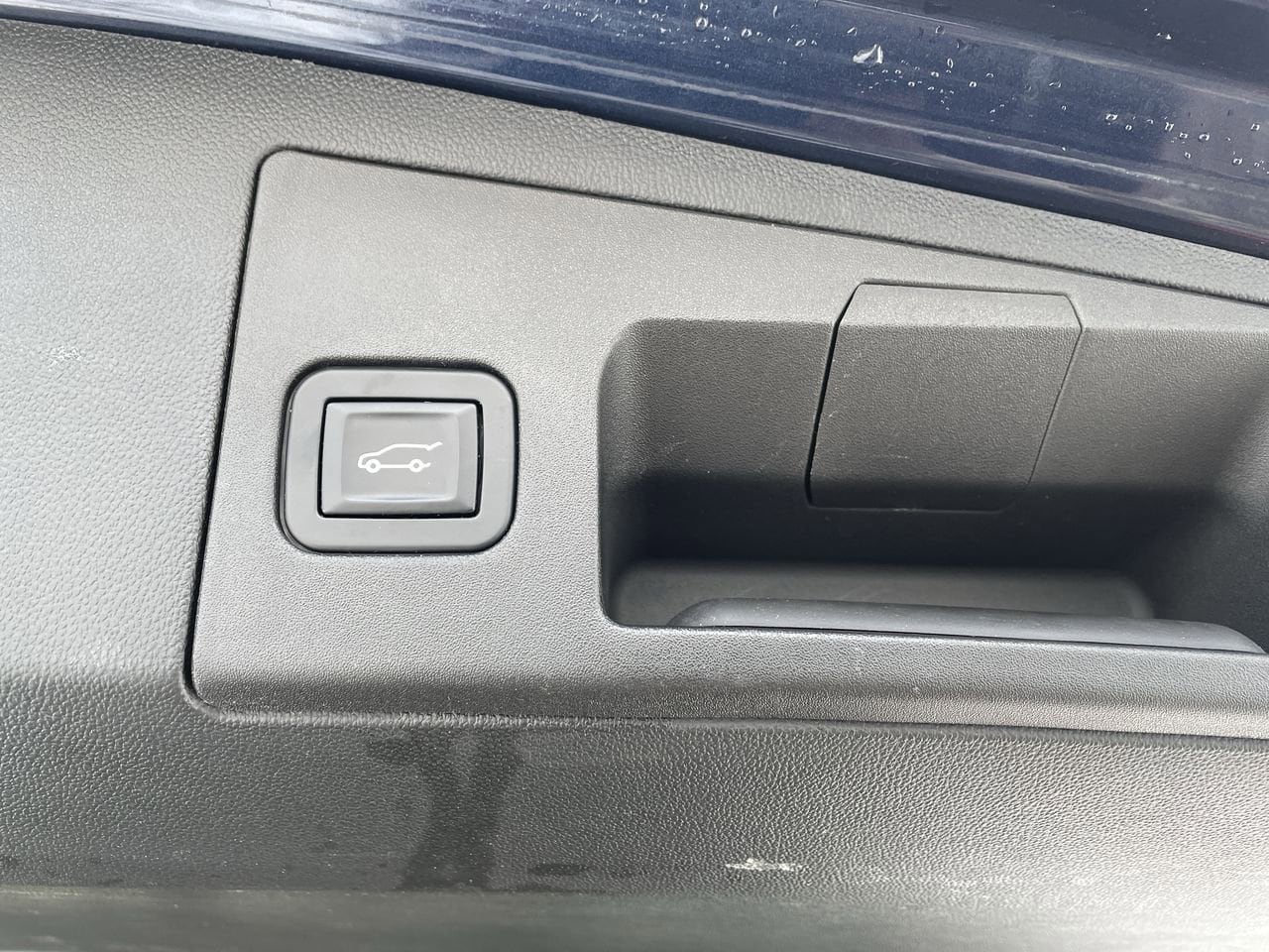 Thumbnail: 2017 Cadillac XT5 - 18