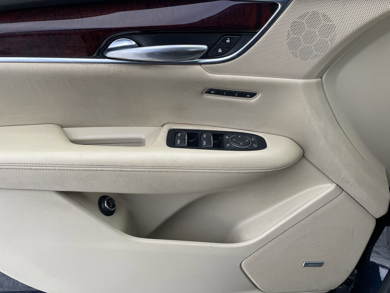 Thumbnail: 2017 Cadillac XT5 - 33