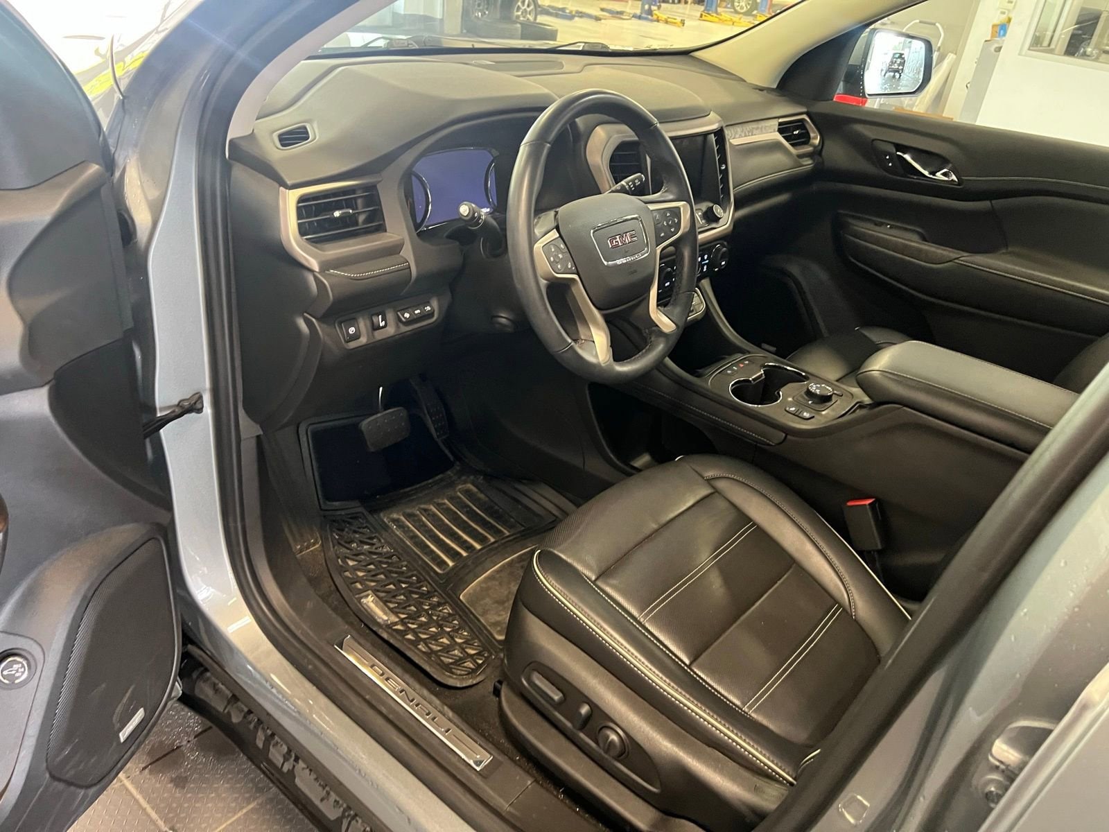 Thumbnail: 2023 GMC Acadia - 5