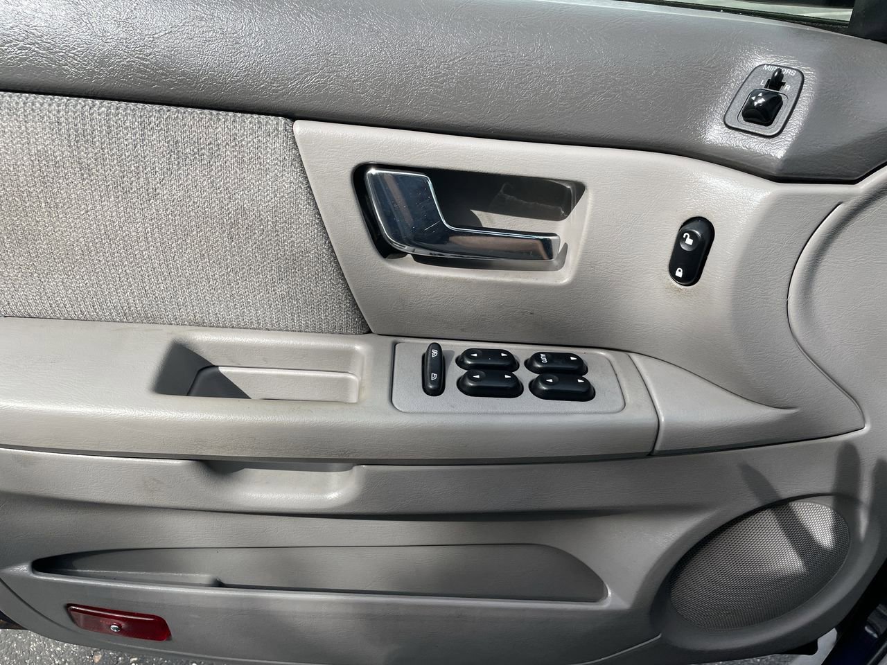 Thumbnail: 2001 Ford Taurus - 25