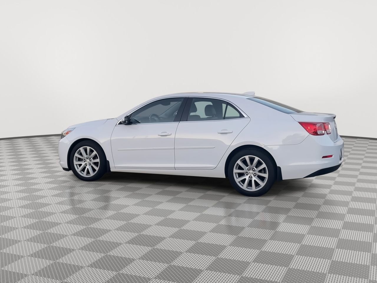Thumbnail: 2015 Chevrolet Malibu - 6