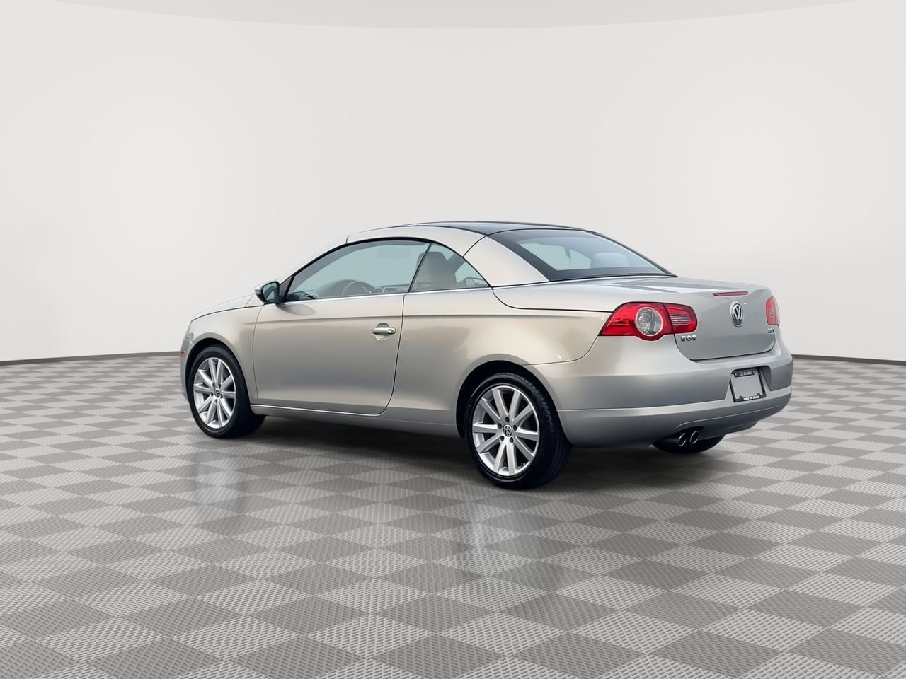 Thumbnail: 2010 Volkswagen Eos - 6