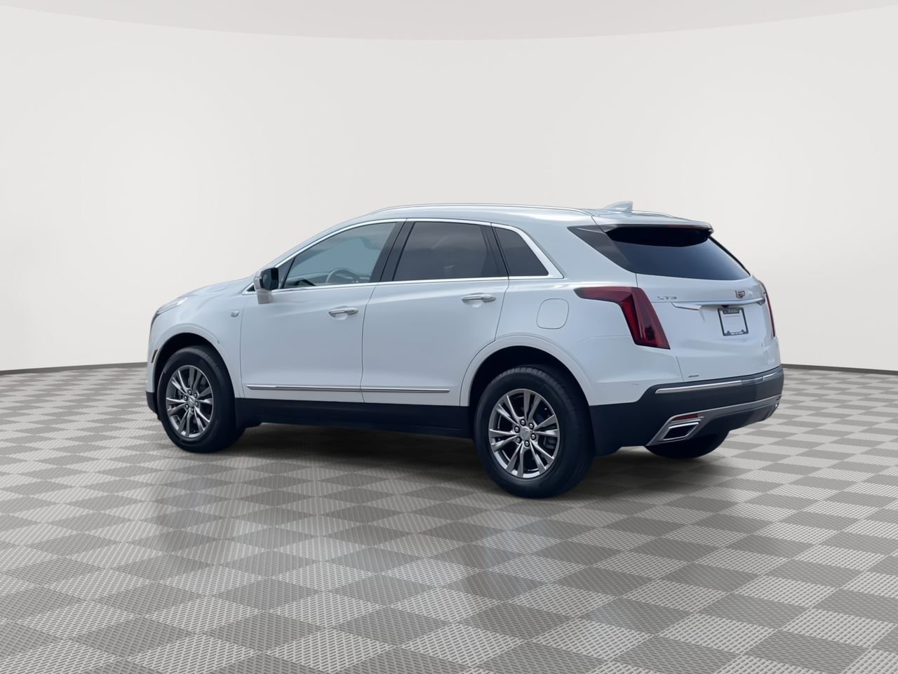 Thumbnail: 2023 Cadillac XT5 - 6