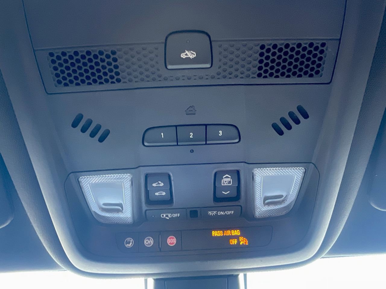 Thumbnail: 2021 Cadillac XT6 - 31