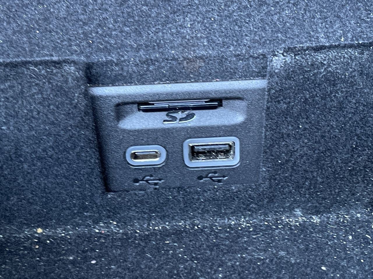 Thumbnail: 2023 Cadillac XT5 - 28