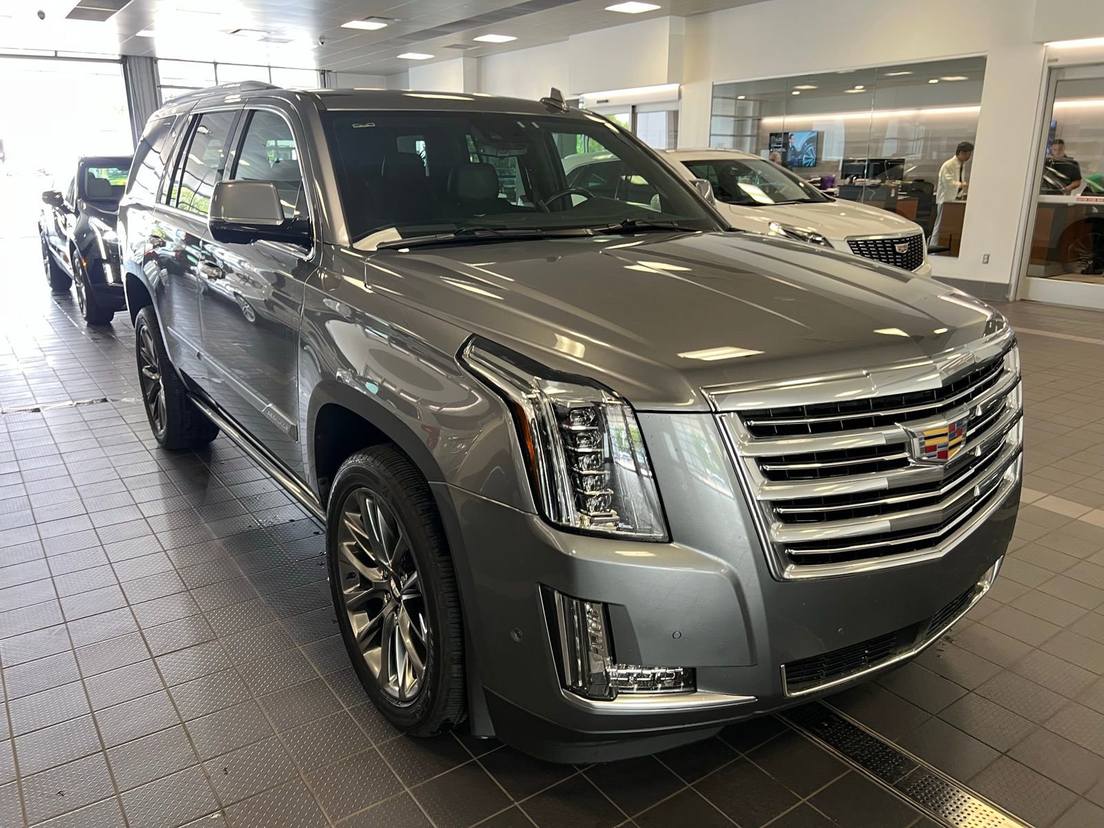 Thumbnail: 2020 Cadillac Escalade - 4